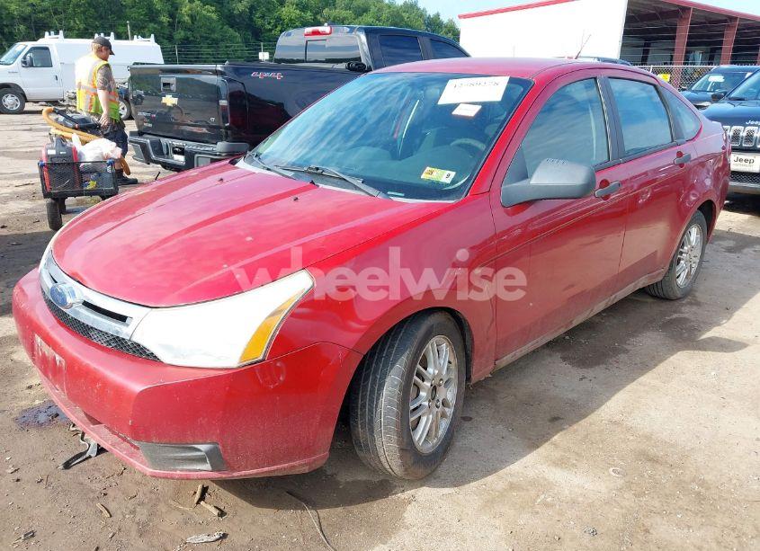 Photo 2 of 2009 Ford Focus SE (VIN 1FAHP35N89W179280)