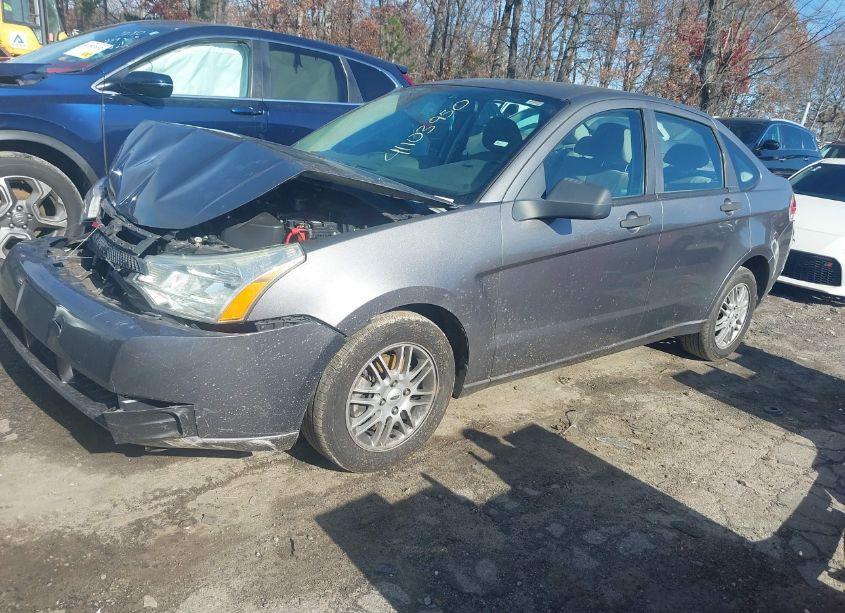 Photo 2 of 2009 Ford Focus SE (VIN 1FAHP35N89W190571)