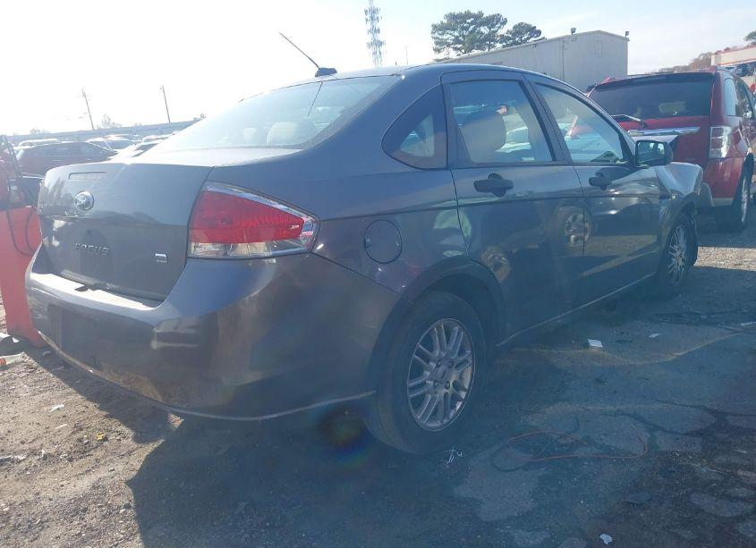Photo 4 of 2009 Ford Focus SE (VIN 1FAHP35N89W190571)