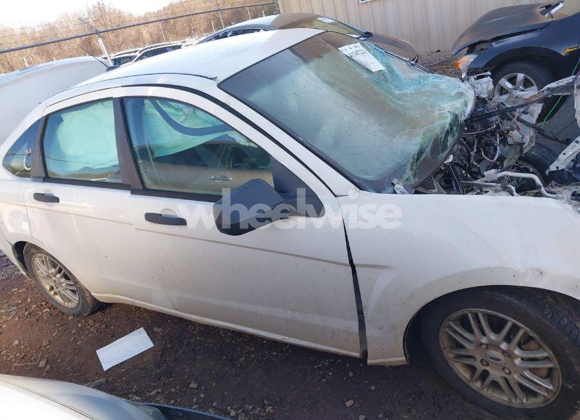 Photo 13 of 2009 Ford Focus SE (VIN 1FAHP35N89W193423)