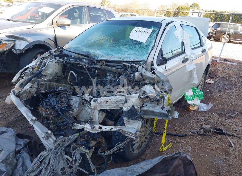 Photo 2 of 2009 Ford Focus SE (VIN 1FAHP35N89W193423)