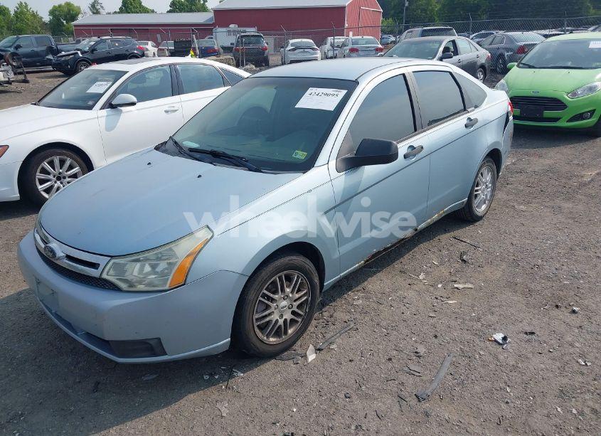 Photo 2 of 2009 Ford Focus SE (VIN 1FAHP35N89W241163)