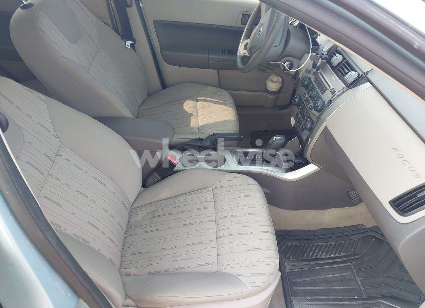 Photo 5 of 2009 Ford Focus SE (VIN 1FAHP35N89W241163)