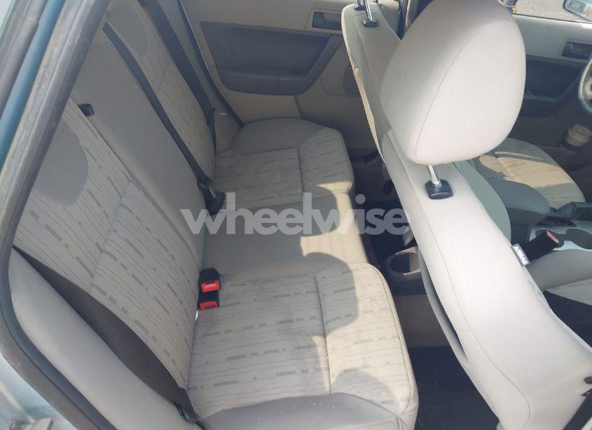 Photo 8 of 2009 Ford Focus SE (VIN 1FAHP35N89W241163)