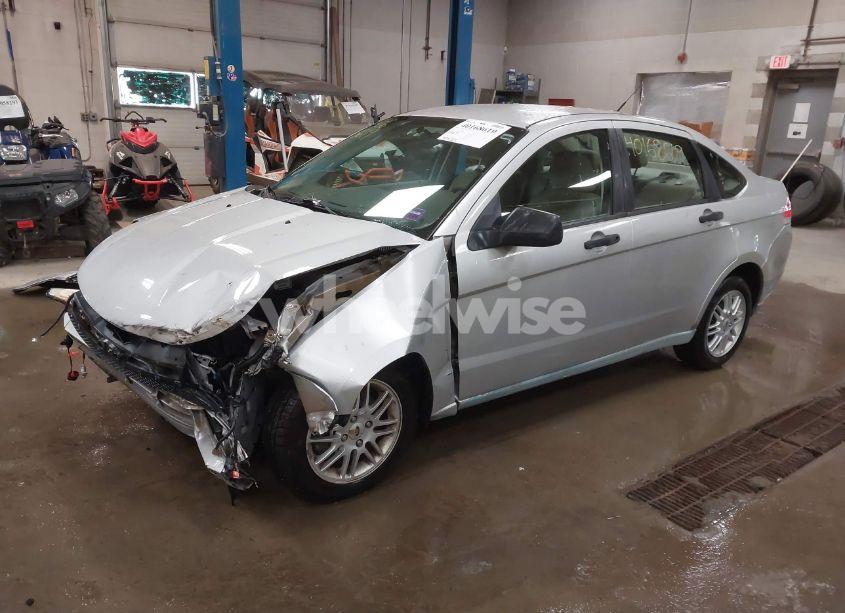 Photo 2 of 2009 Ford Focus SE (VIN 1FAHP35N89W246010)