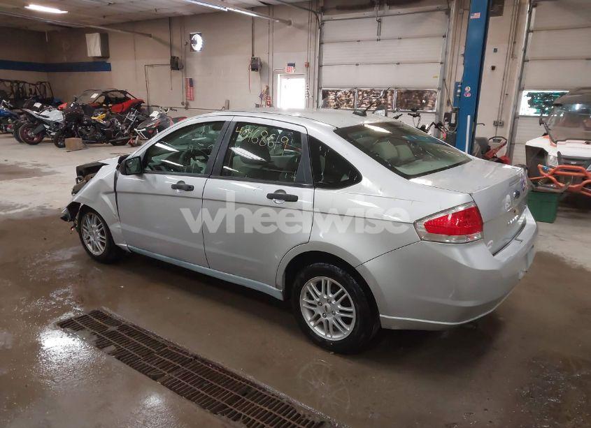 Photo 3 of 2009 Ford Focus SE (VIN 1FAHP35N89W246010)