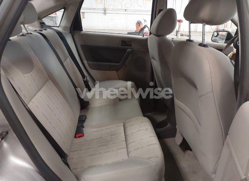 Photo 8 of 2009 Ford Focus SE (VIN 1FAHP35N89W246010)