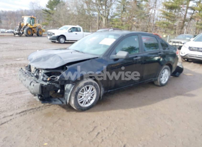 Photo 2 of 2009 Ford Focus SE (VIN 1FAHP35N89W257444)