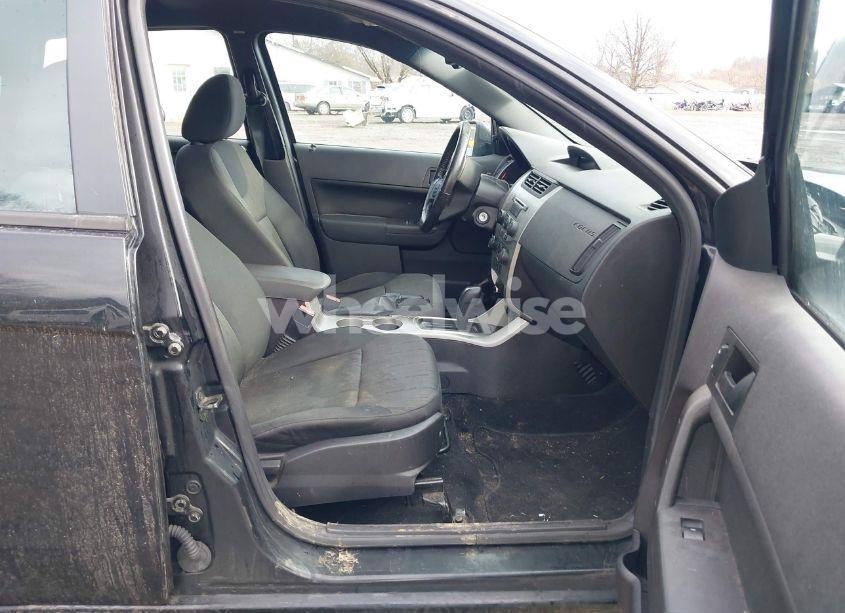 Photo 5 of 2009 Ford Focus SE (VIN 1FAHP35N89W257444)