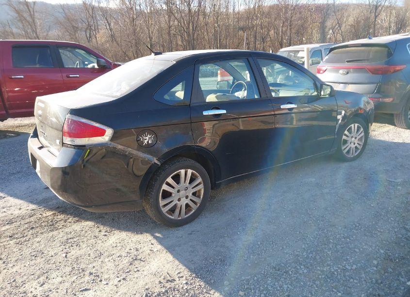 Photo 4 of 2008 Ford Focus SE/SES (VIN 1FAHP35N98W100777)