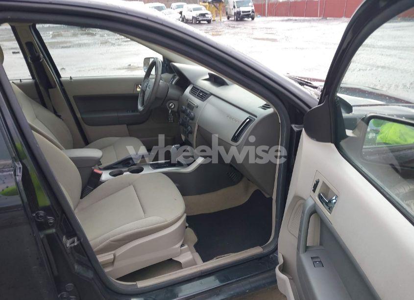 Photo 5 of 2008 Ford Focus SE/SES (VIN 1FAHP35N98W186110)