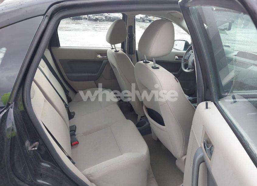 Photo 8 of 2008 Ford Focus SE/SES (VIN 1FAHP35N98W186110)