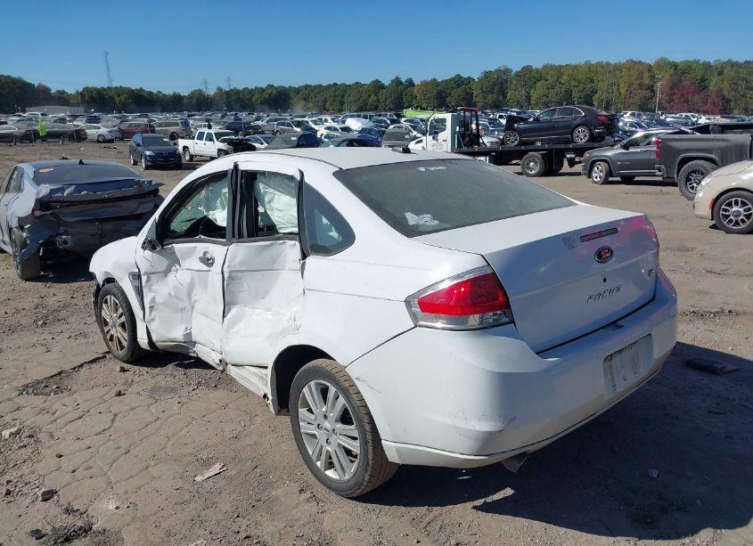 Photo 3 of 2008 Ford Focus SE/SES (VIN 1FAHP35N98W242479)