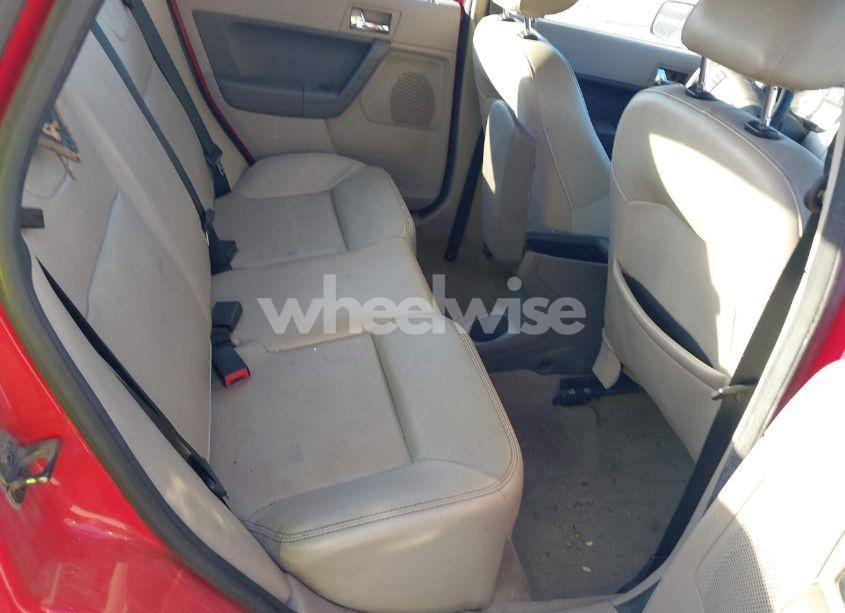 Photo 8 of 2008 Ford Focus SE/SES (VIN 1FAHP35N98W250713)