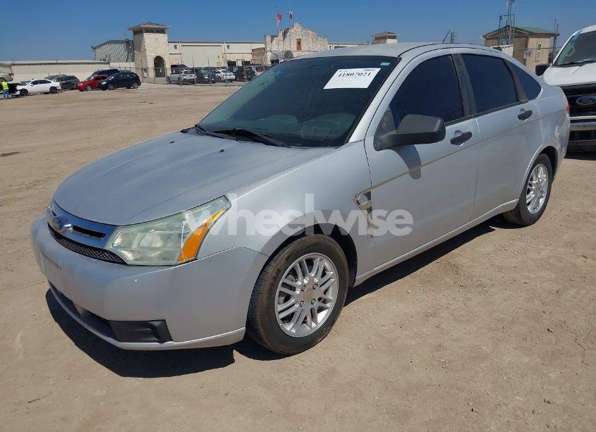 Photo 2 of 2008 Ford Focus SE/SES (VIN 1FAHP35N98W266720)