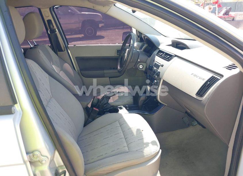 Photo 5 of 2008 Ford Focus SE/SES (VIN 1FAHP35N98W266720)