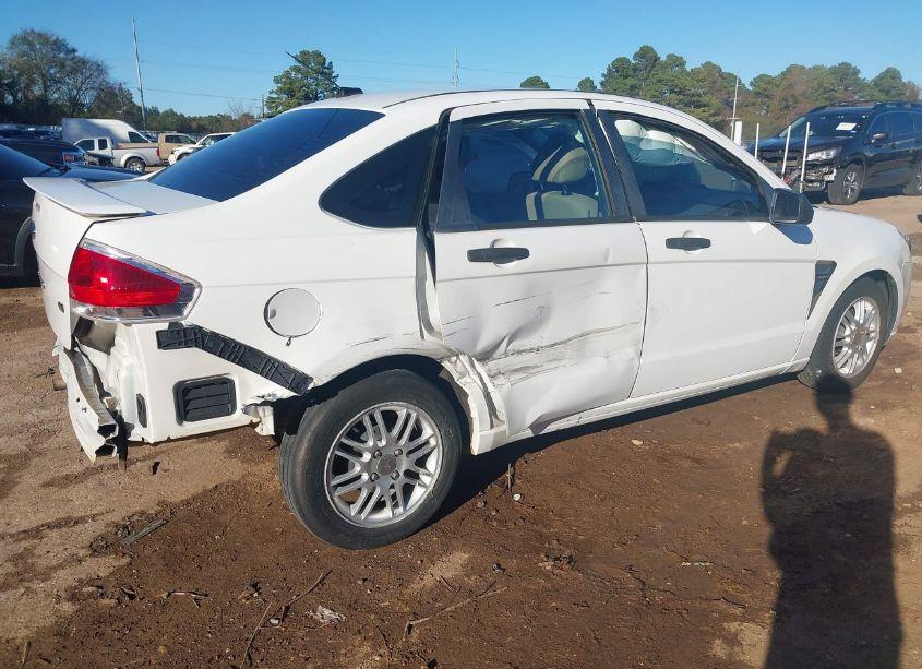 Photo 4 of 2008 Ford Focus SE/SES (VIN 1FAHP35N98W272386)