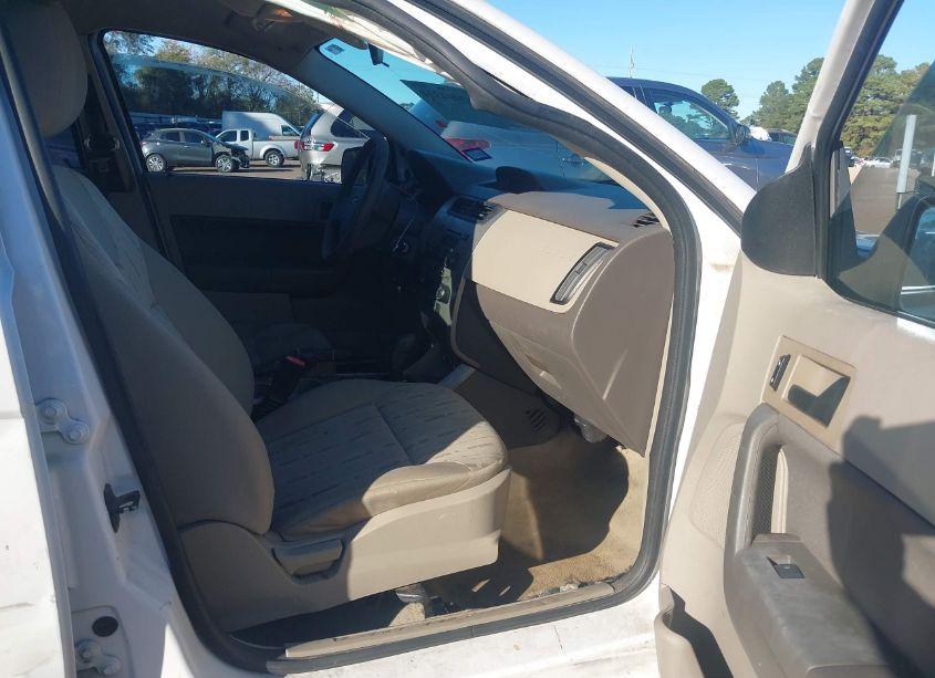 Photo 5 of 2008 Ford Focus SE/SES (VIN 1FAHP35N98W272386)