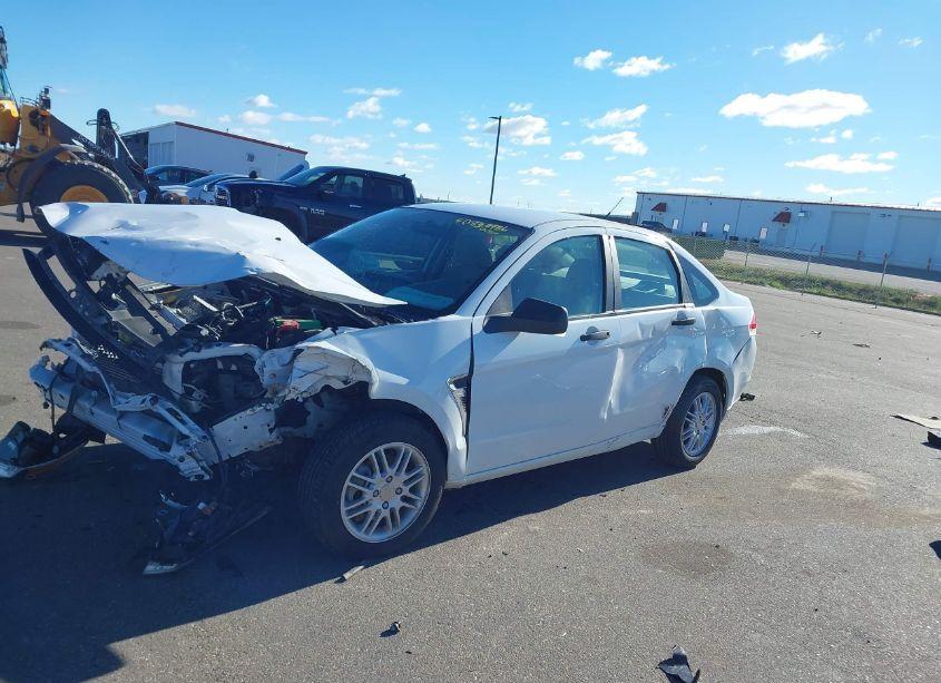 Photo 2 of 2008 Ford Focus SE/SES (VIN 1FAHP35N98W272579)