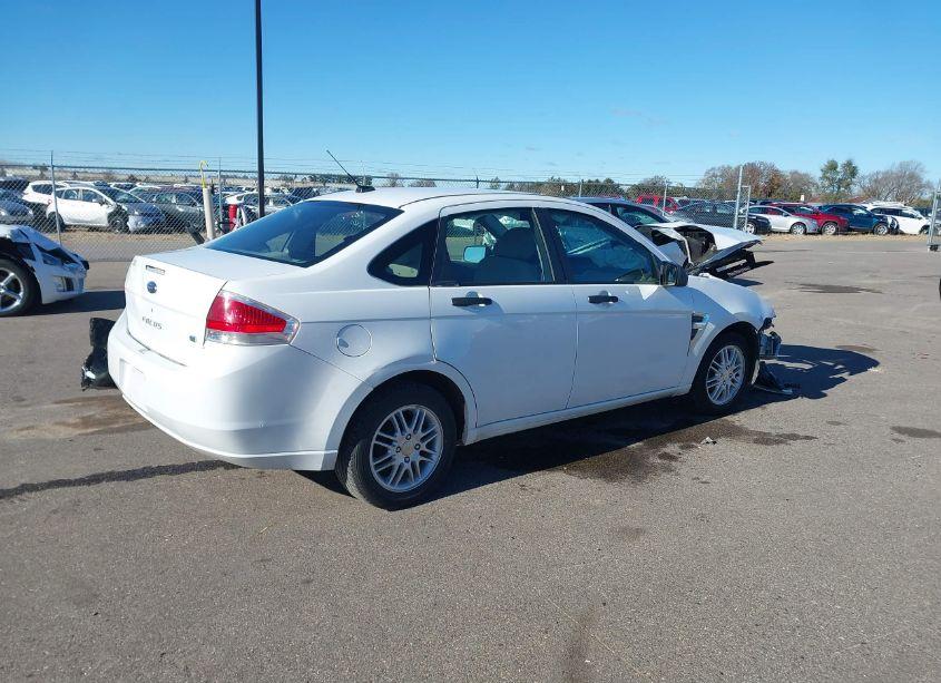 Photo 4 of 2008 Ford Focus SE/SES (VIN 1FAHP35N98W272579)