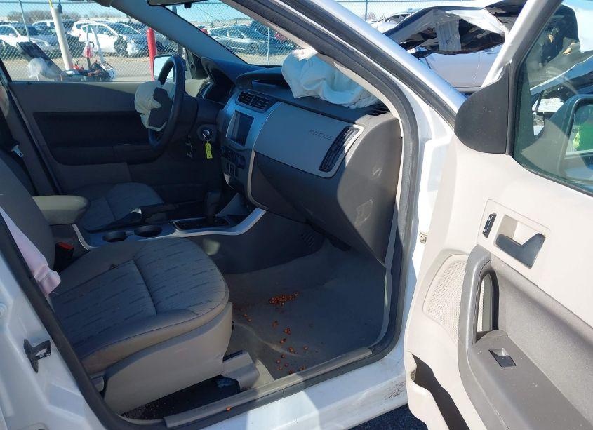 Photo 5 of 2008 Ford Focus SE/SES (VIN 1FAHP35N98W272579)