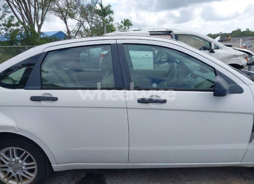 Photo 13 of 2008 Ford Focus SE/SES (VIN 1FAHP35N98W280147)