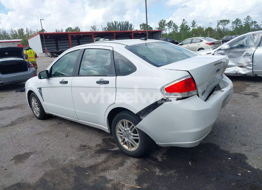 Photo 3 of 2008 Ford Focus SE/SES (VIN 1FAHP35N98W280147)