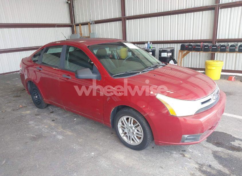 2009 Ford Focus SE (VIN 1FAHP35N99W115782) main photo
