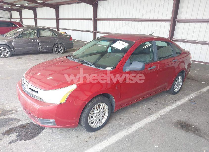 Photo 2 of 2009 Ford Focus SE (VIN 1FAHP35N99W115782)