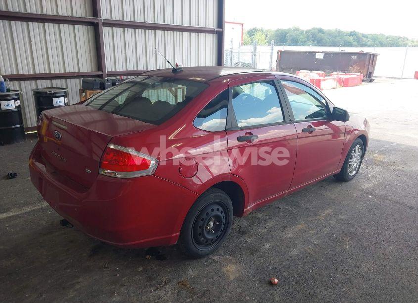 Photo 4 of 2009 Ford Focus SE (VIN 1FAHP35N99W115782)