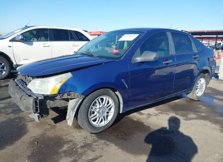 Photo 2 of 2009 Ford Focus SE (VIN 1FAHP35N99W124093)