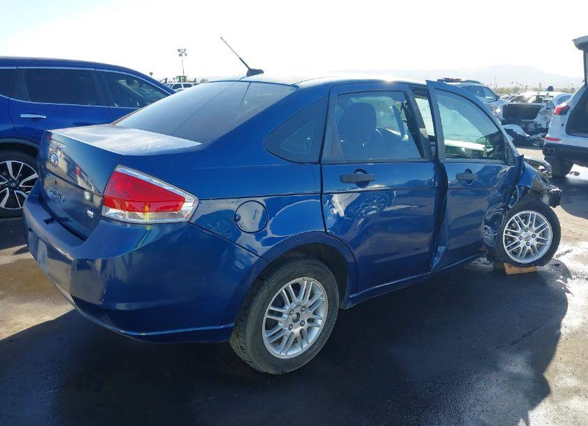 Photo 4 of 2009 Ford Focus SE (VIN 1FAHP35N99W124093)