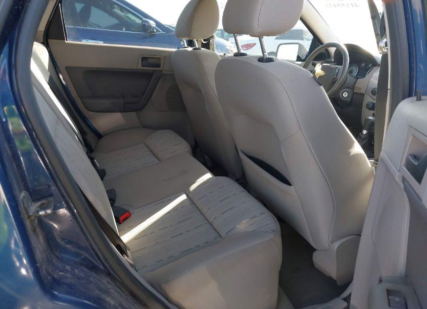 Photo 8 of 2009 Ford Focus SE (VIN 1FAHP35N99W124093)