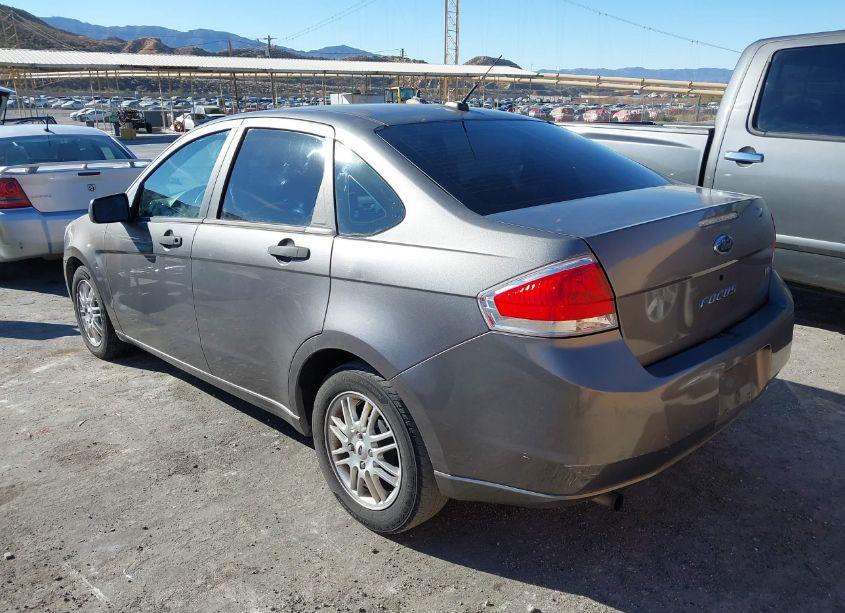 Photo 3 of 2009 Ford Focus SE (VIN 1FAHP35N99W180339)