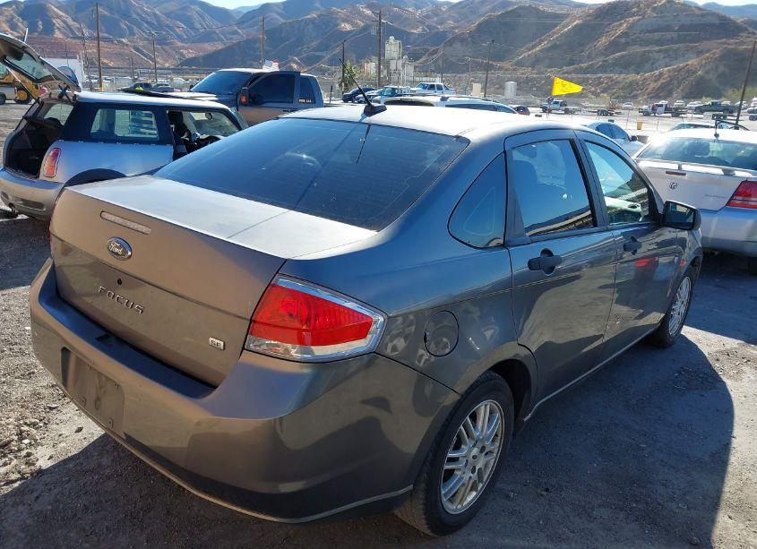 Photo 4 of 2009 Ford Focus SE (VIN 1FAHP35N99W180339)