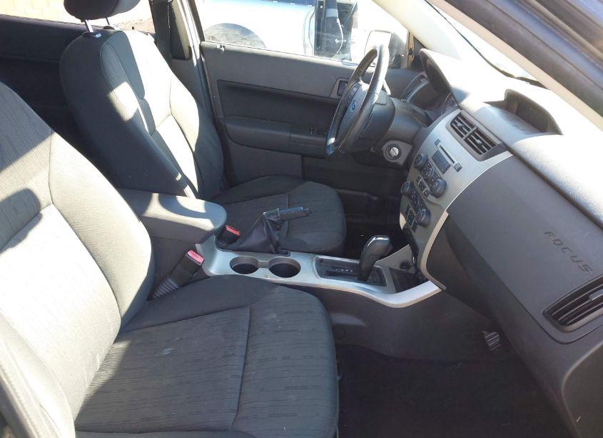 Photo 5 of 2009 Ford Focus SE (VIN 1FAHP35N99W180339)