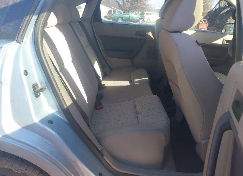 Photo 8 of 2009 Ford Focus SE (VIN 1FAHP35N99W190398)