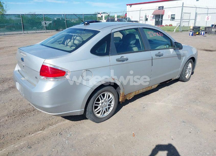 Photo 4 of 2009 Ford Focus SE (VIN 1FAHP35N99W206583)