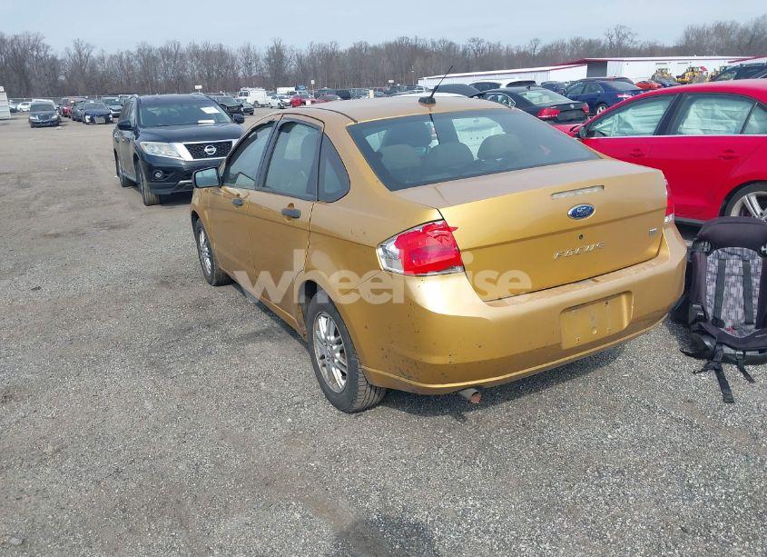 Photo 3 of 2009 Ford Focus SE (VIN 1FAHP35N99W209046)