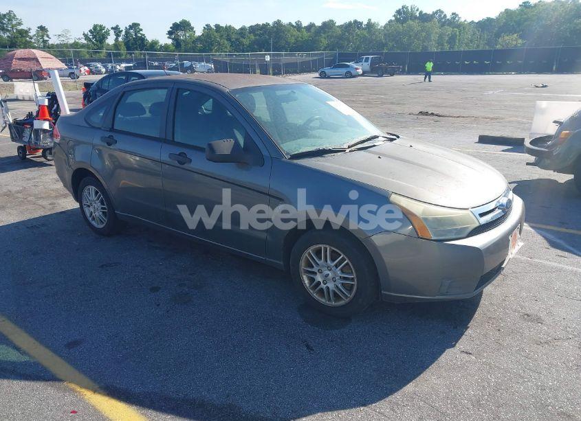 2009 Ford Focus SE (VIN 1FAHP35N99W221780) main photo