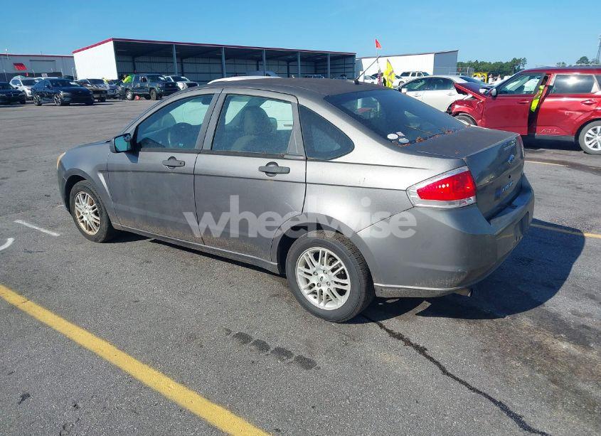 Photo 3 of 2009 Ford Focus SE (VIN 1FAHP35N99W221780)