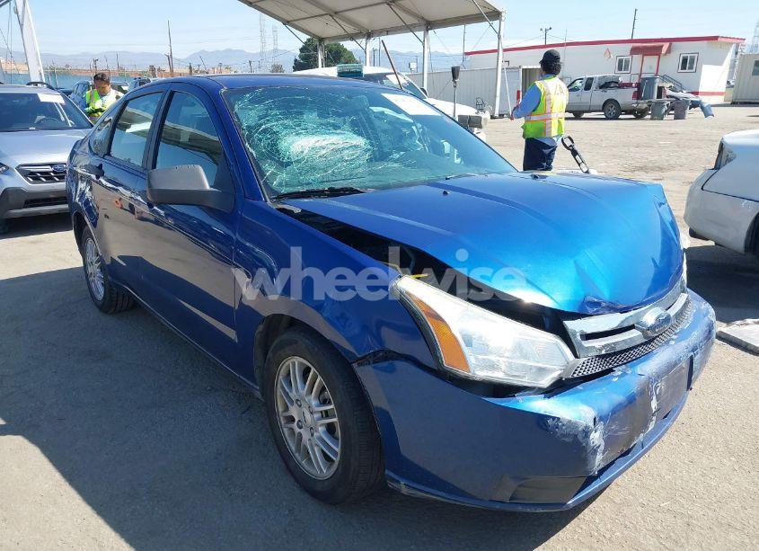 2009 Ford Focus SE (VIN 1FAHP35N99W225537) main photo