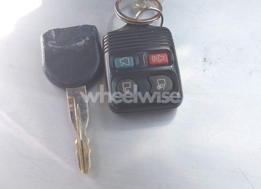 Photo 11 of 2009 Ford Focus SE (VIN 1FAHP35N99W225537)