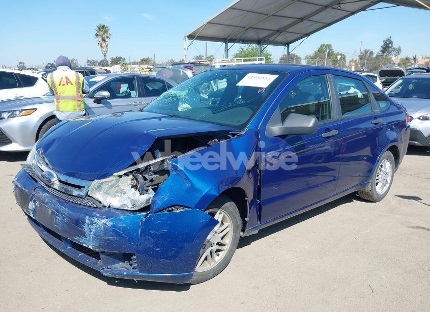 Photo 2 of 2009 Ford Focus SE (VIN 1FAHP35N99W225537)