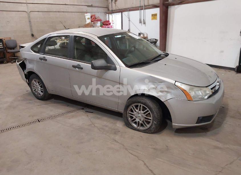 2009 Ford Focus SE (VIN 1FAHP35N99W241902) main photo