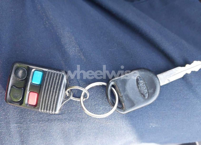 Photo 11 of 2009 Ford Focus SE (VIN 1FAHP35N99W241902)