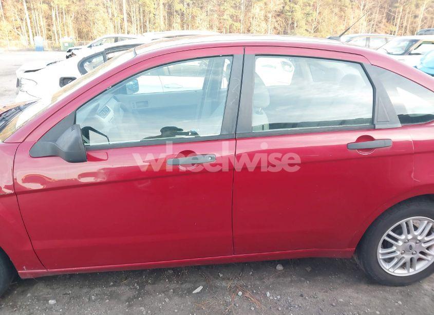 Photo 13 of 2009 Ford Focus SE (VIN 1FAHP35N99W268078)