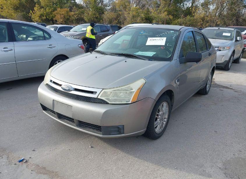 Photo 2 of 2008 Ford Focus SE/SES (VIN 1FAHP35NX8W107639)