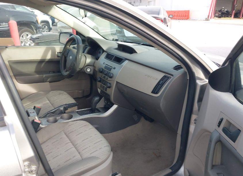 Photo 5 of 2008 Ford Focus SE/SES (VIN 1FAHP35NX8W107639)