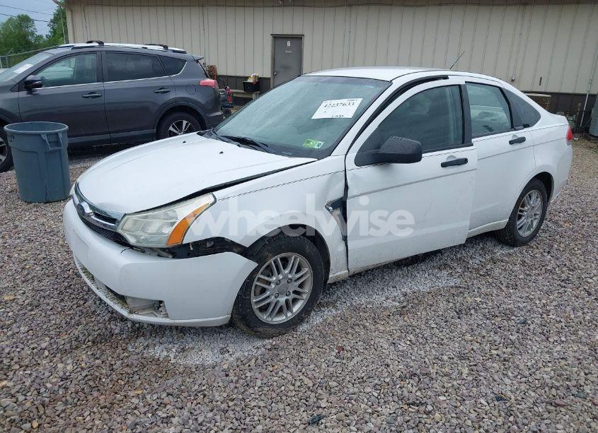 Photo 2 of 2008 Ford Focus SE/SES (VIN 1FAHP35NX8W158591)